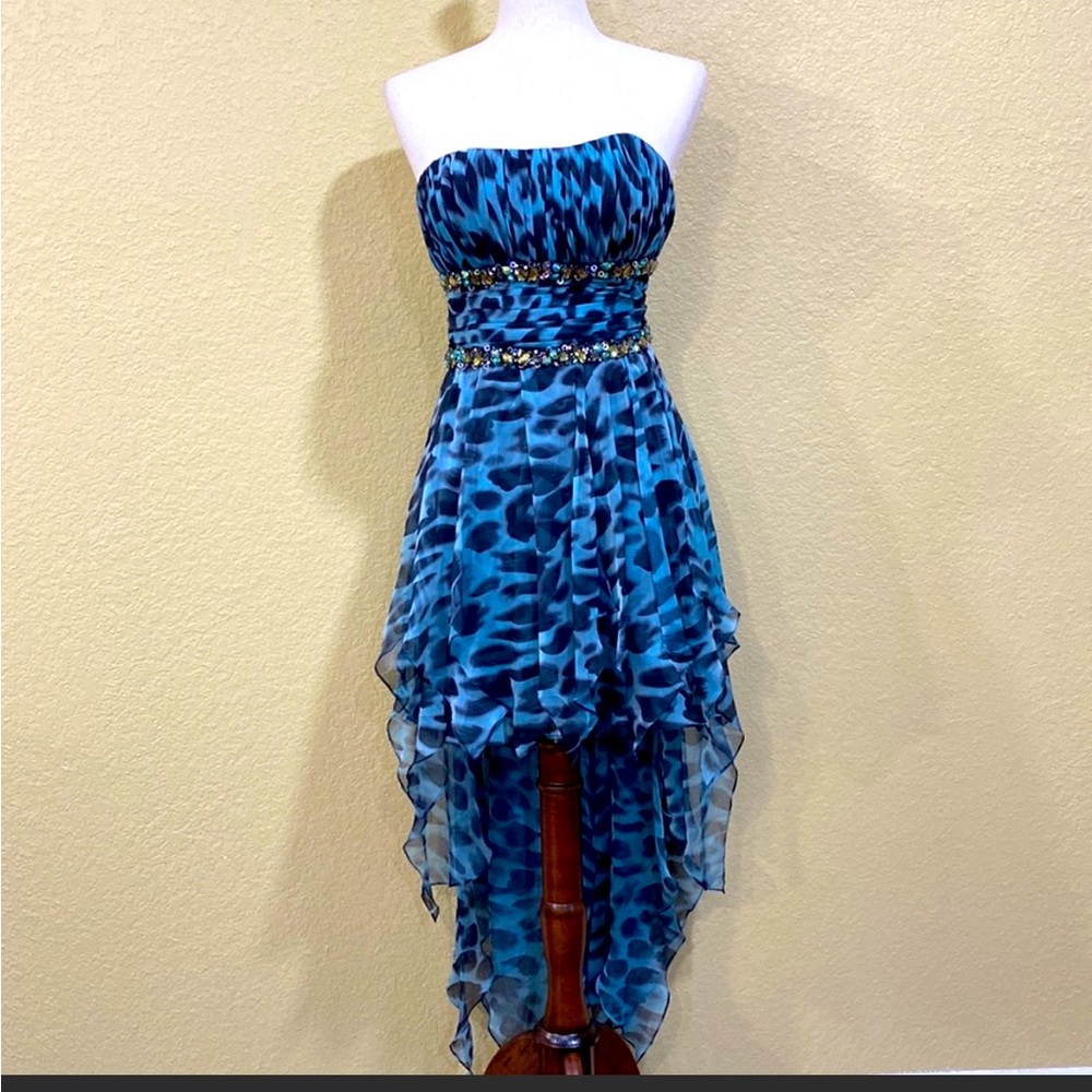 La Femme, size 2, beautiful dress.